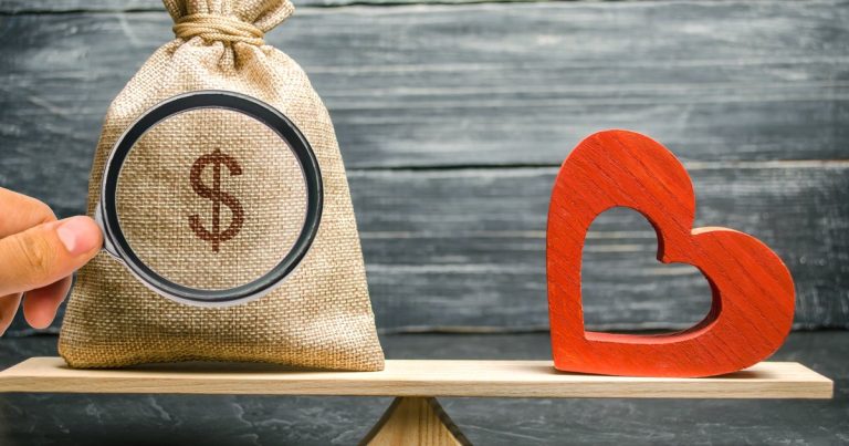 Love, Money & Swipes: How Modern Dating Marry Personal Finance